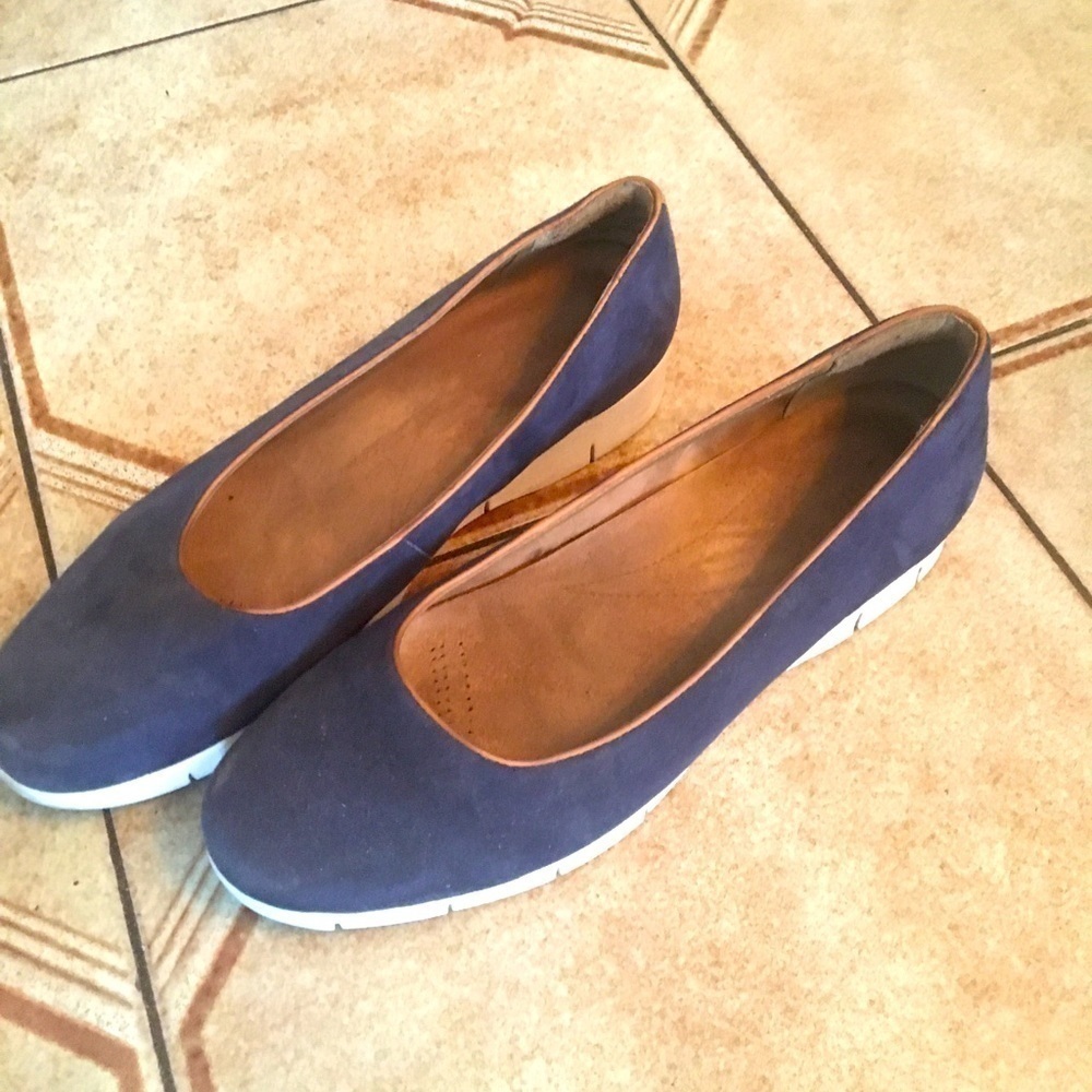CLARKS suede slip ons